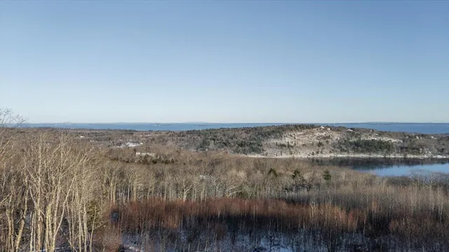 $195,000 | 47 Dodge Mountain Road, Rockland, ME 04841