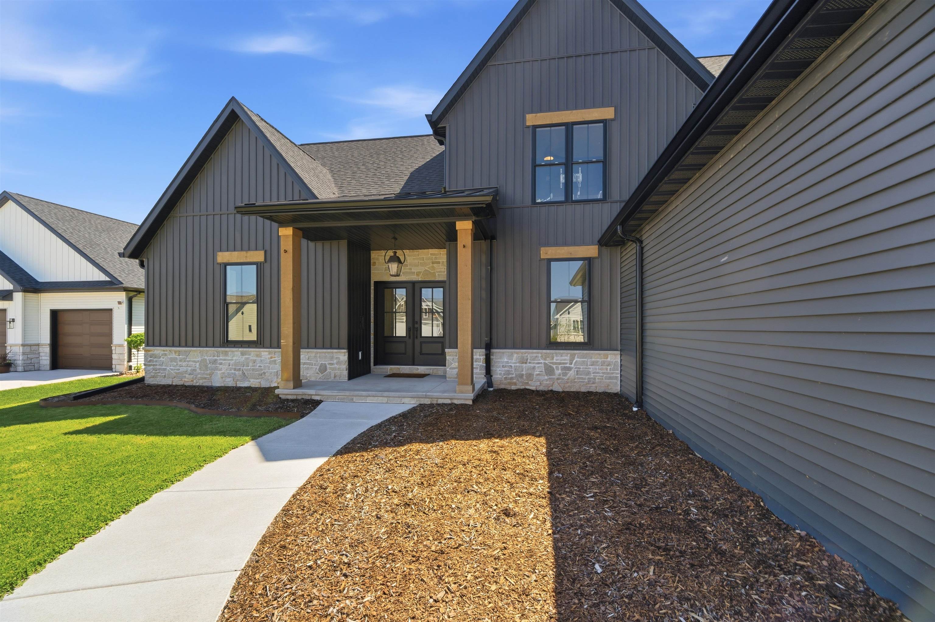 N9250 Cassandra Way Appleton, WI 54915 - Photo 2 of 44