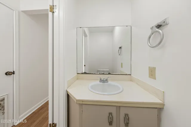 $125,000 | 206 Dublin Circle, Unit E, Lafayette, LA 70506