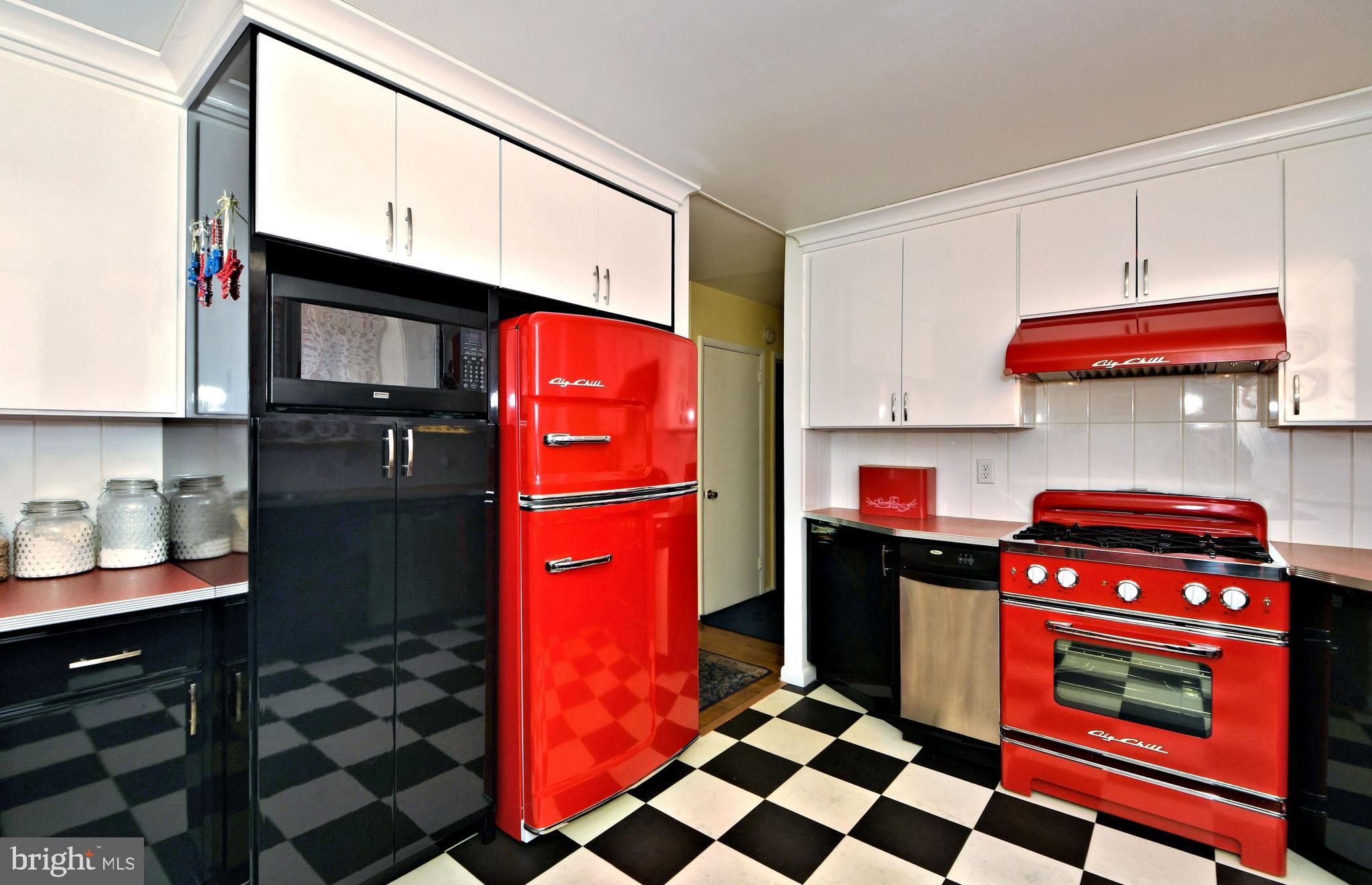 80 North Fairway Road Oreland, PA 19075 - Photo 11 of 31 "Big Chill" retro appliances (new) by Whirlpool