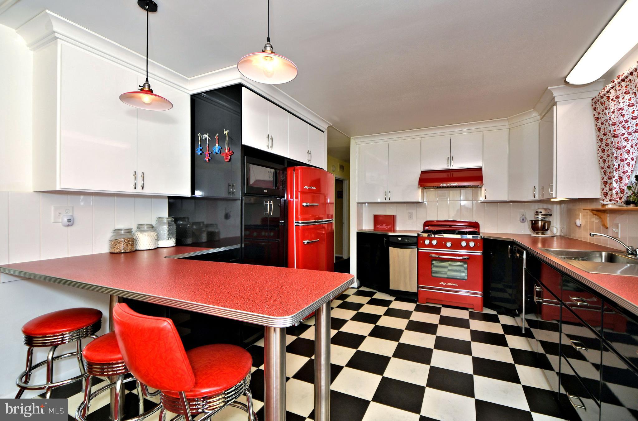 80 North Fairway Road Oreland, PA 19075 - Photo 8 of 31 Retro design kitchen, new appliances