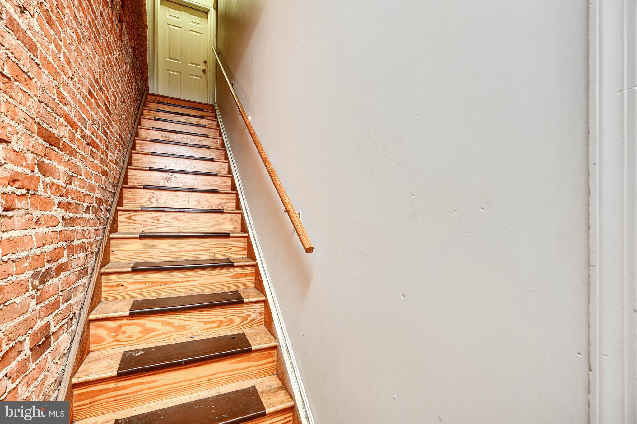1312 South Hanover Street Baltimore, MD 21230 - Photo 5 of 53 a view of entryway