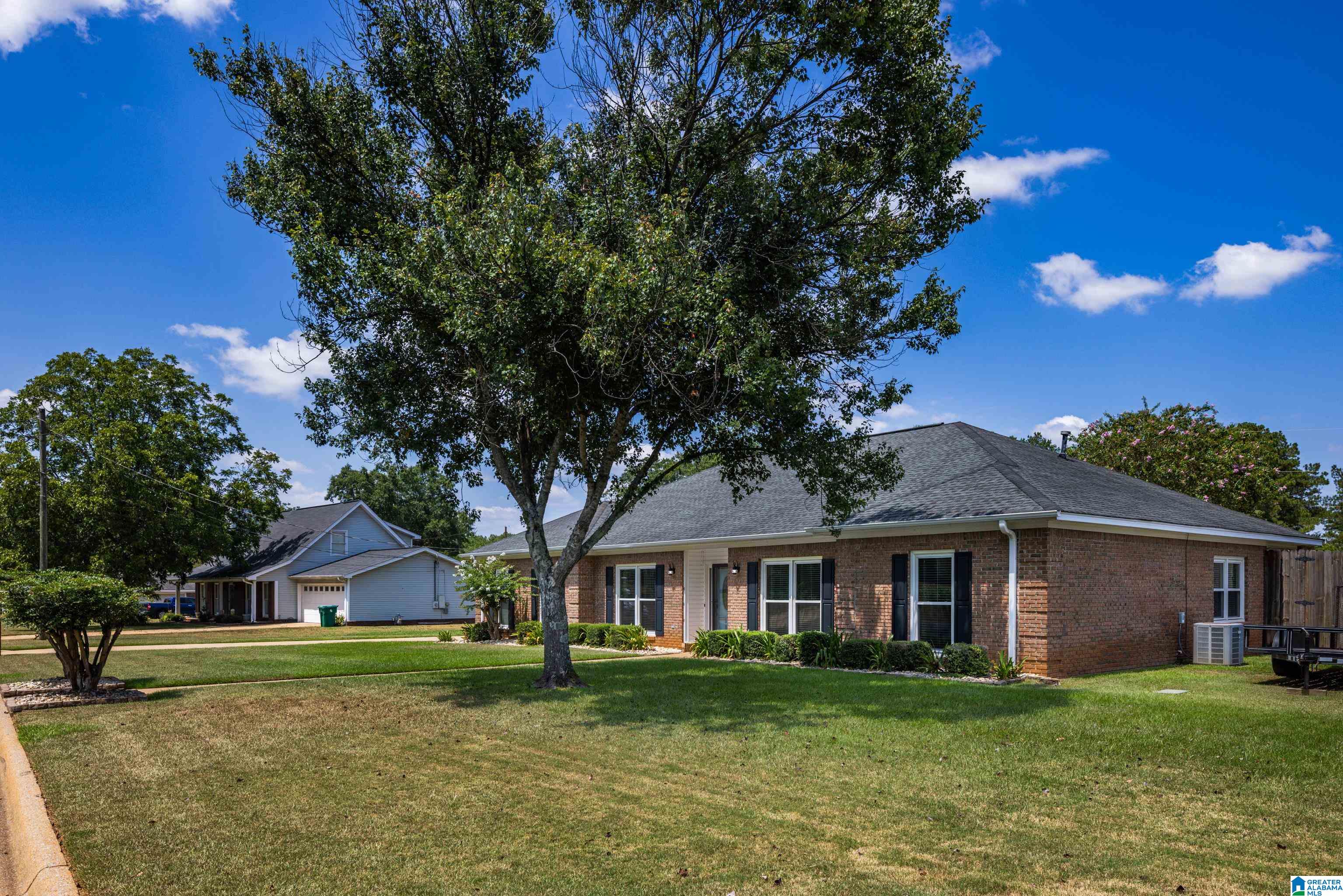 240 Meadow Ridge Drive Tuscaloosa, AL 35405 - Photo 2 of 51