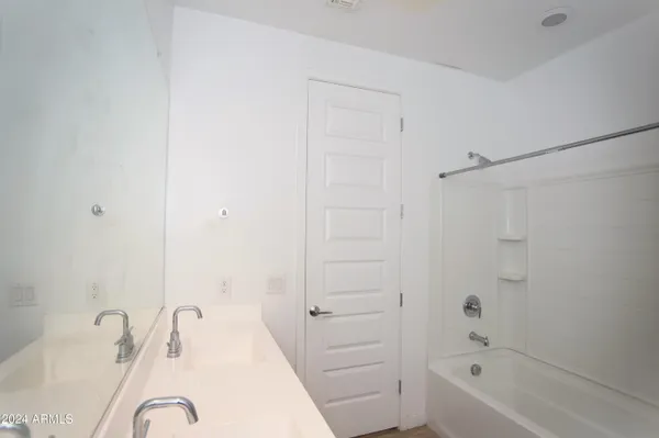 $2,550 | 3824 South 64th Drive, Phoenix, AZ 85043