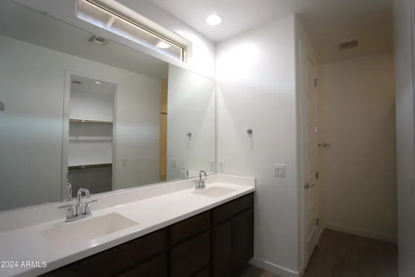 $2,550 | 3824 South 64th Drive, Phoenix, AZ 85043