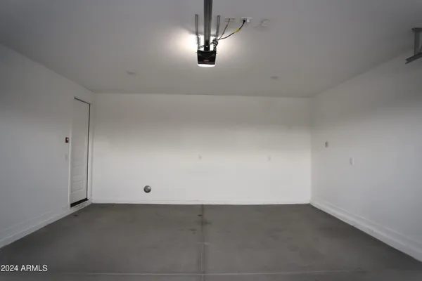 $2,550 | 3824 South 64th Drive, Phoenix, AZ 85043