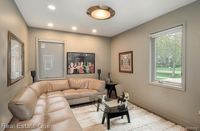 18230 Beverly Road Beverly Hills, MI 48025 - Photo 10 of 47