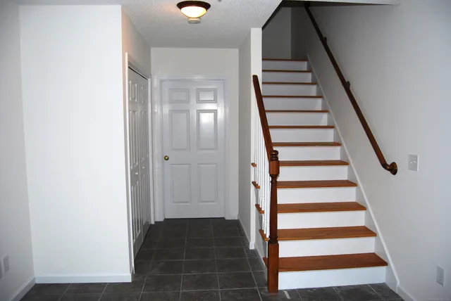 $3,200 | 49 Overshot Drive, Unit 49, Glastonbury, CT 06073