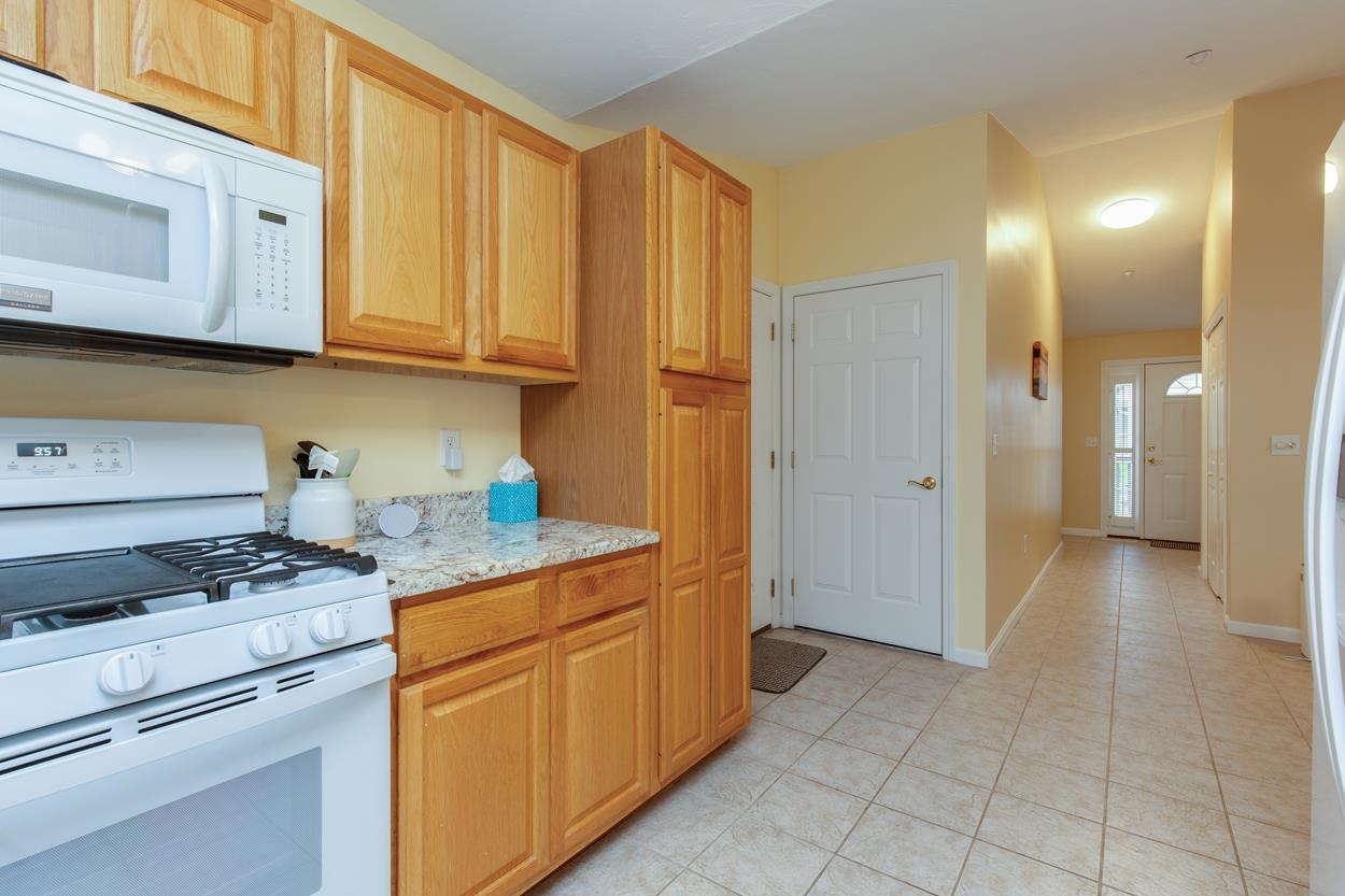 22 Grayhawk Road Merrimack, NH 03054 - Photo 7 of 44 Gallery Image 7