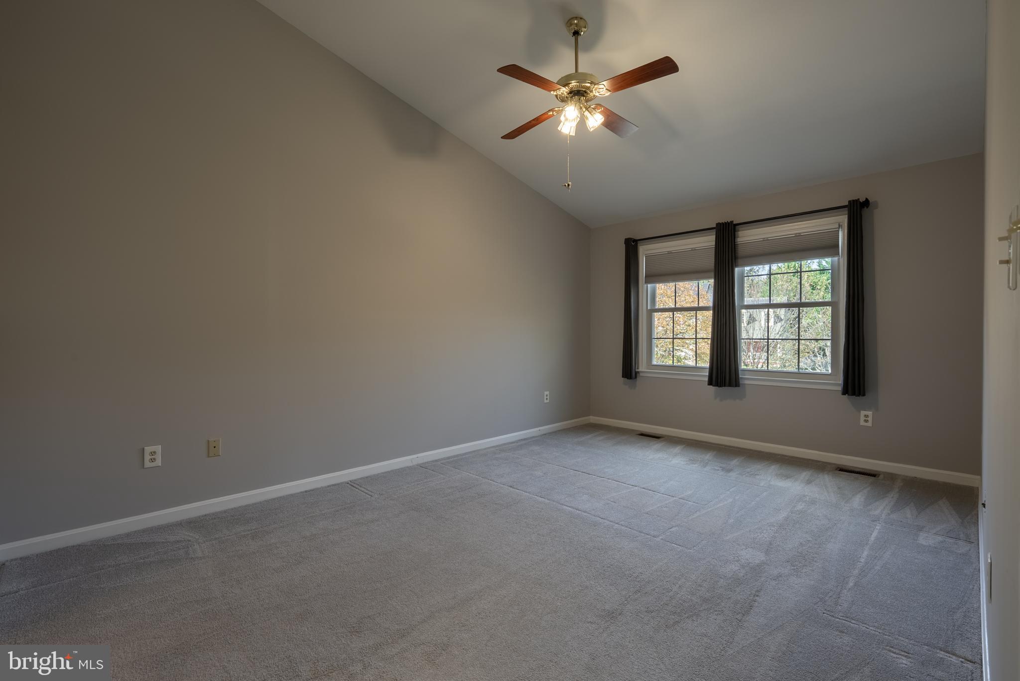 8007 Craddock Road Greenbelt, MD 20770 - Photo 22 of 59 Spacious room with natural light and charm.