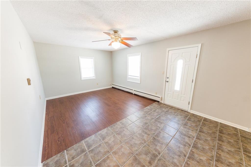 122 Broad Street Hope, IN 47246 - Photo 4 of 17 Gallery Image 4
