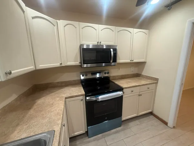 $1,995 | 2509 Dudley C Drive West, Unit C, West Palm Beach, FL 33415