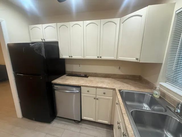 $1,995 | 2509 Dudley C Drive West, Unit C, West Palm Beach, FL 33415