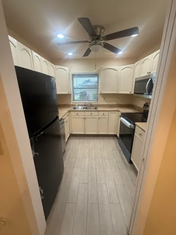 $1,995 | 2509 Dudley C Drive West, Unit C, West Palm Beach, FL 33415