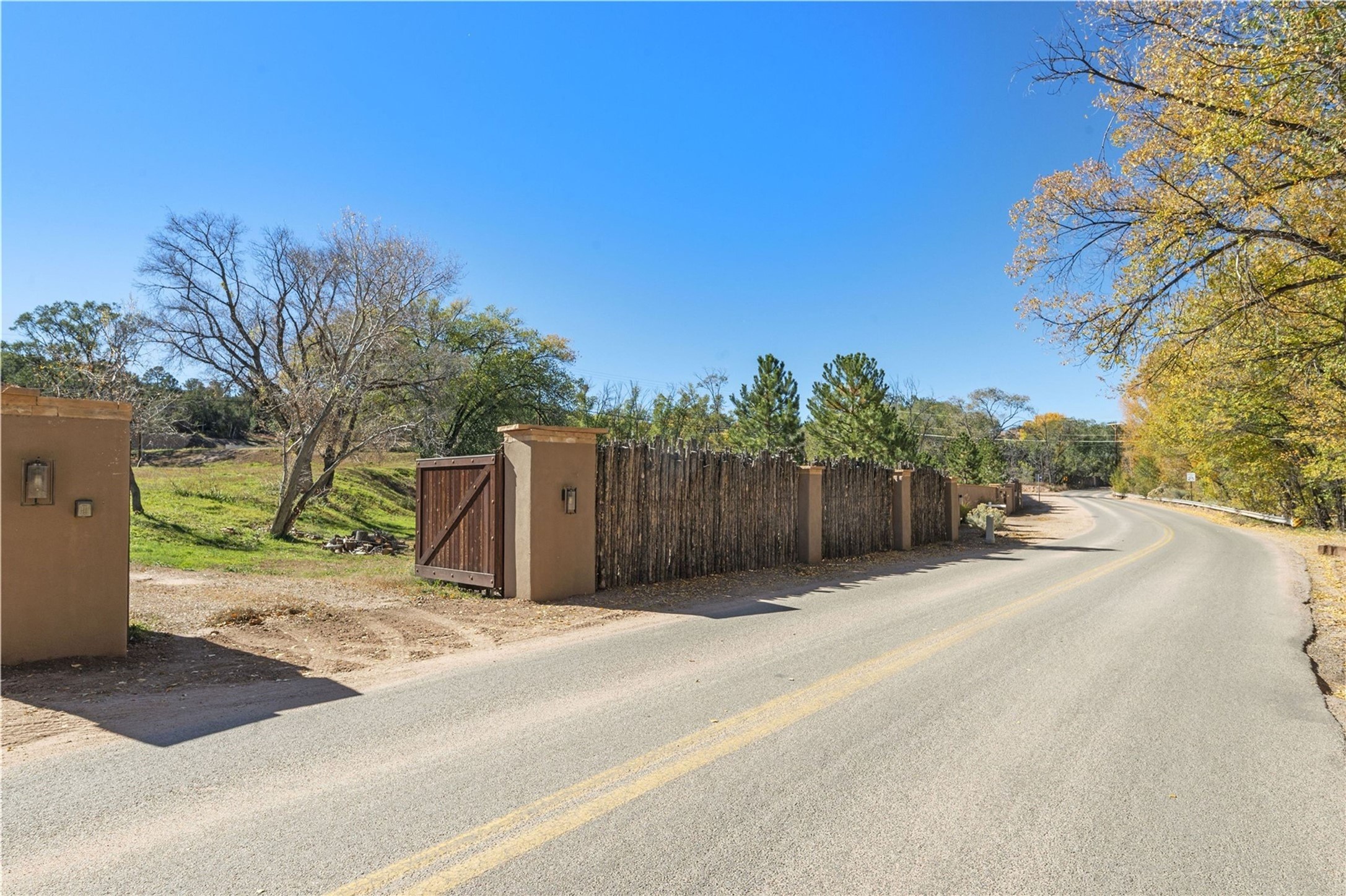 1414 Bishops Lodge Road Santa Fe, NM 87506 - Photo 5 of 19