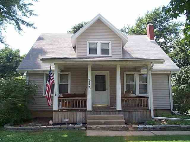217 Berry Street Washington, IL 61571 - Photo 1 of 9 Gallery Image 1