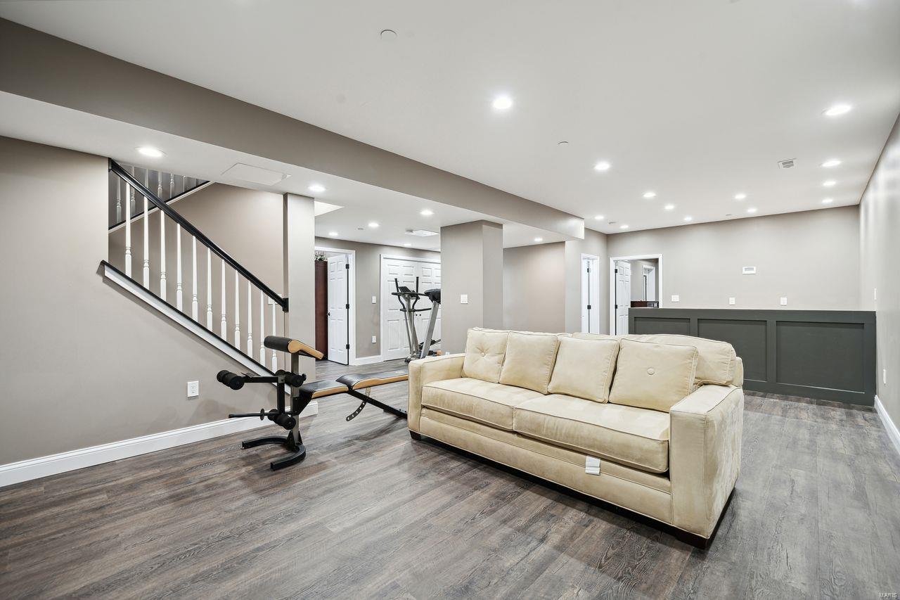 6214 Pathfinder Drive St. Louis, MO 63129 - Photo 23 of 32