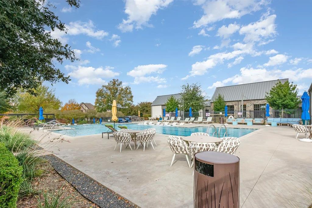 15866 Yellow Elder Road Frisco, TX 75035 - Photo 29 of 29 a view of a backyard with sitting area