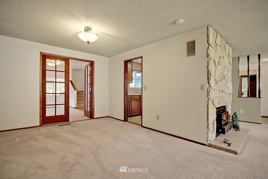 3107 Talbot Road South Renton, WA 98055 - Photo 4 of 11