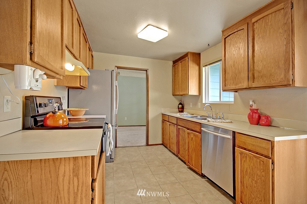 3107 Talbot Road South Renton, WA 98055 - Photo 5 of 11