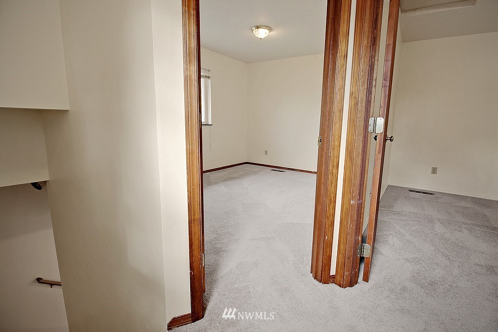 3107 Talbot Road South Renton, WA 98055 - Photo 10 of 11