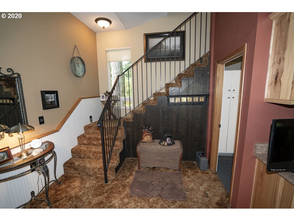 32953 Southeast Compton Road Boring, OR 97009 - Photo 11 of 32