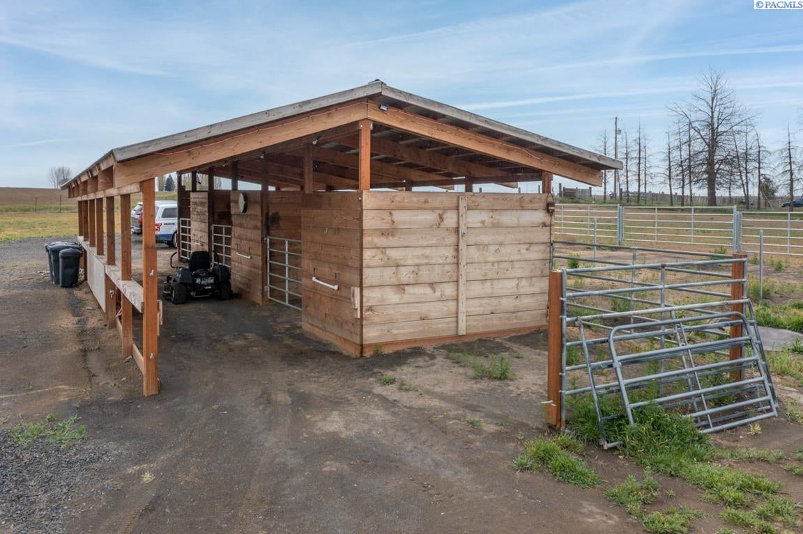 301 Galloway Road Pasco, WA 99301 - Photo 32 of 38 Gallery Image 32