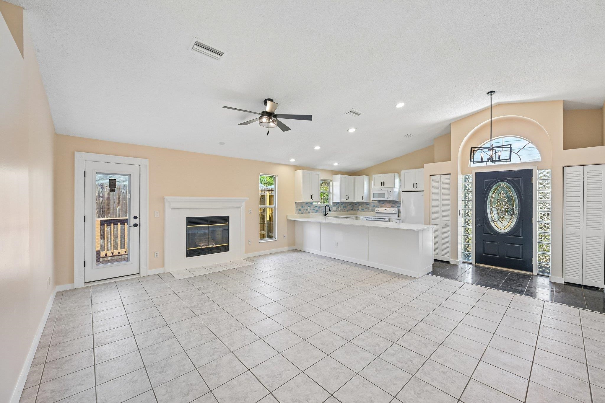 207 B Street St. Augustine, FL 32080 - Photo 8 of 30