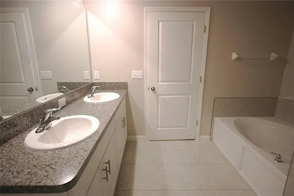 $1,950 | 812 Royal Empress Drive, Ruskin, FL 33570