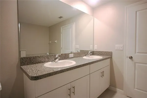 $1,950 | 812 Royal Empress Drive, Ruskin, FL 33570