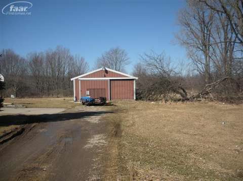 10382 Fenner Road Perry, MI 48872 - Photo 15 of 17 20364370-14.JPG