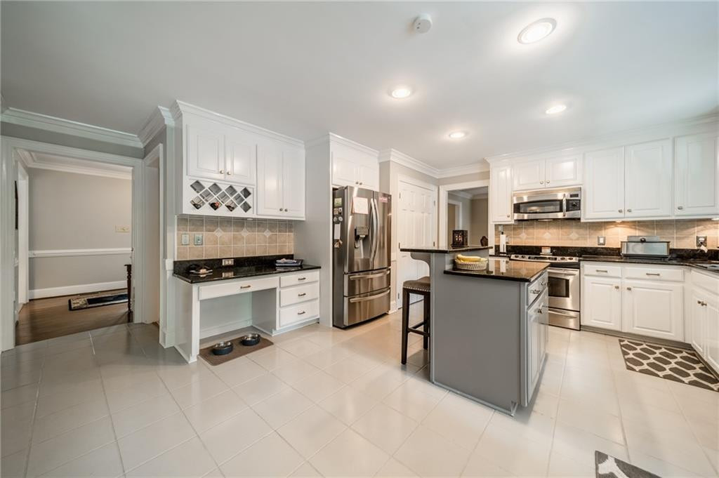 1109 Queensferry Road Cary, NC 27511 - Photo 23 of 36 Gallery Image 23