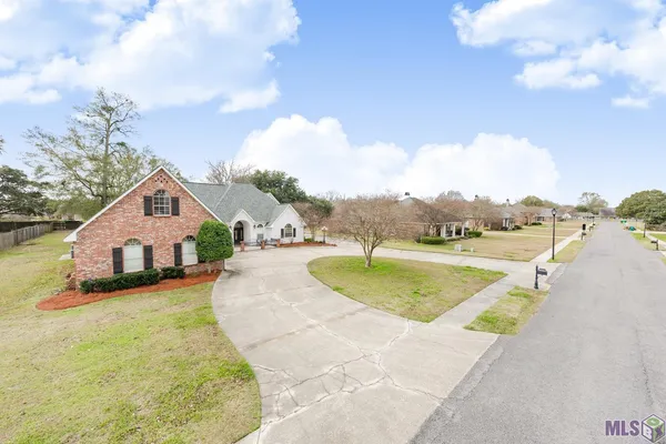 $599,900 | 2145 Britany East, Port Allen, LA 70767