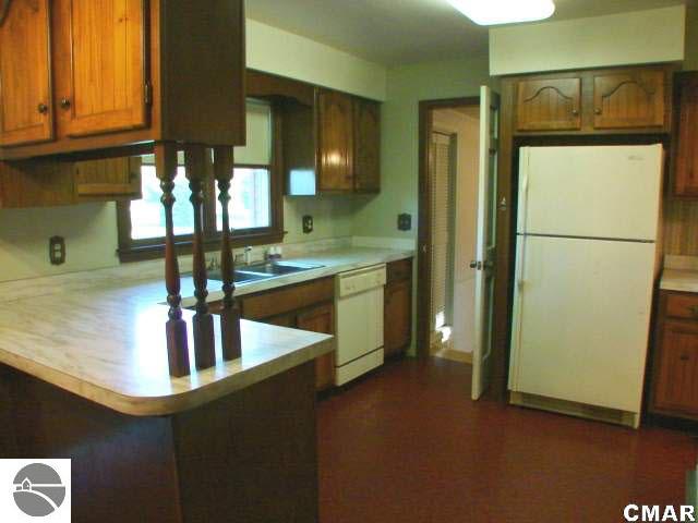 102 South Bliss Road Sumner, MI 48889 - Photo 2 of 24 1770774-1.JPG