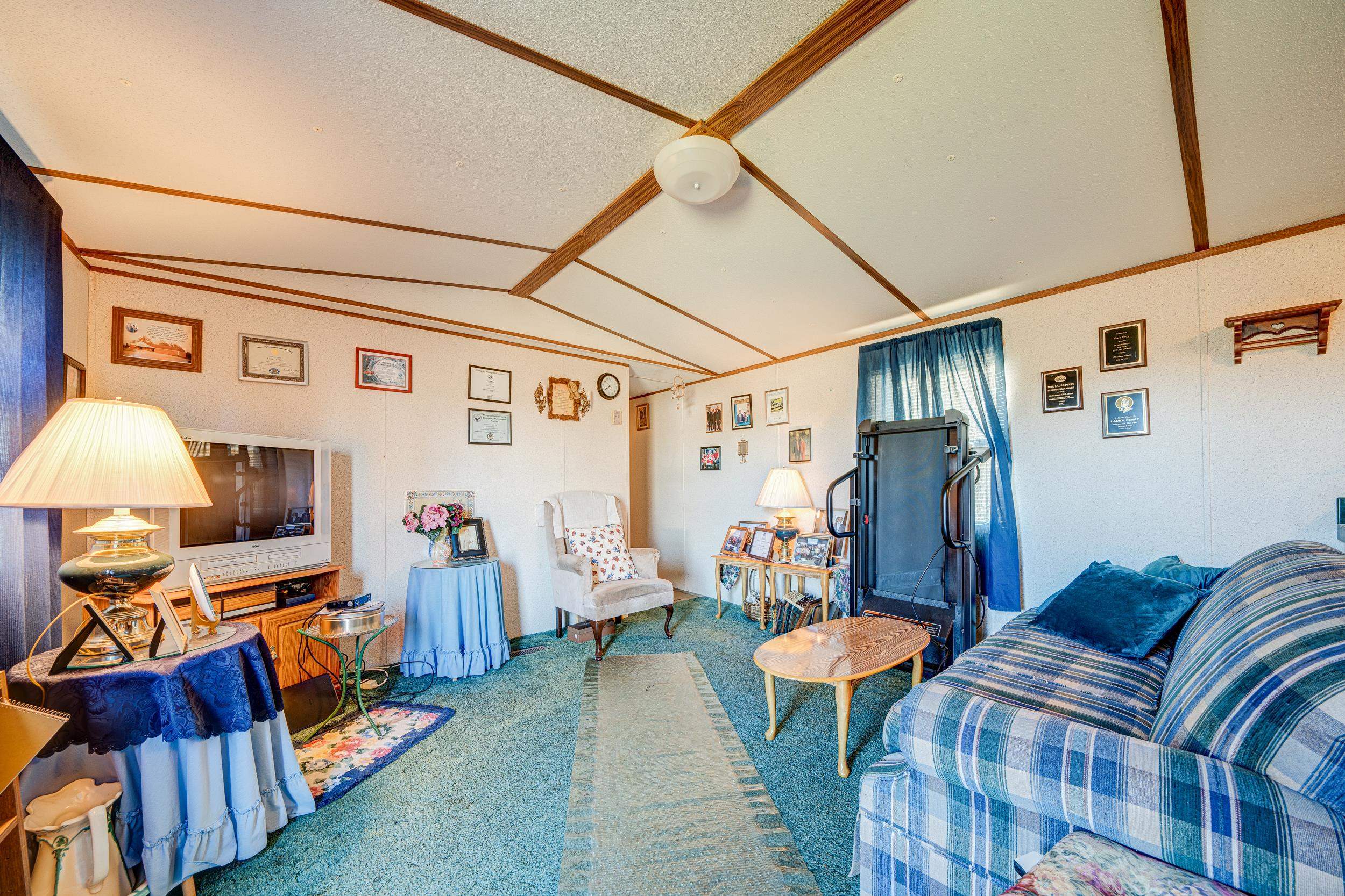 24315 Highway 76 Somerville, TN 38068 - Photo 20 of 27 a bedroom with furniture and a bed