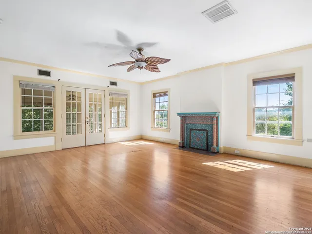 $1,900 | 235 East Huisache Avenue, Unit 1202, San Antonio, TX 78212