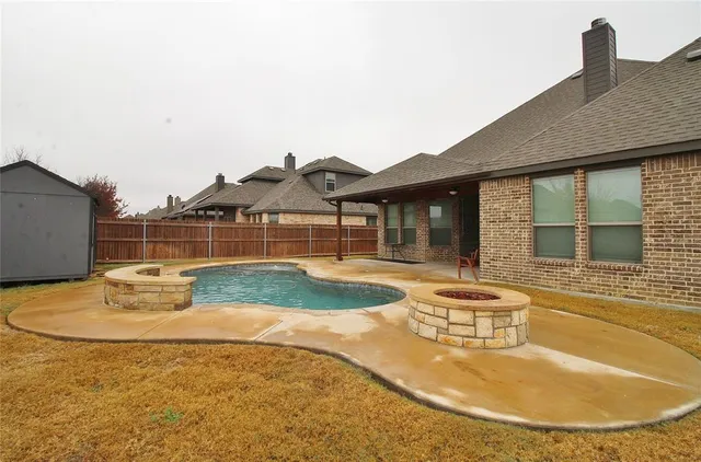 $2,850 | 412 Abbott Lane, Waxahachie, TX 75165