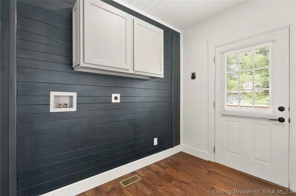 $299,900 | 104 Cook Street, Corydon, IN 47112
