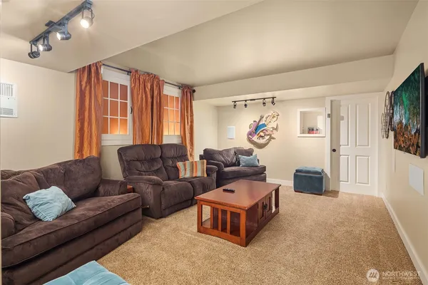 $2,500,000 | 9690 East Leavenworth Road, Leavenworth, WA 98826