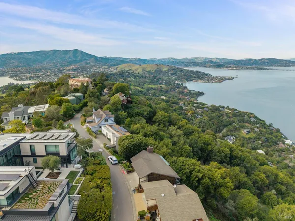 $2,695,000 | 132 Sugarloaf Drive, Tiburon, CA 94920