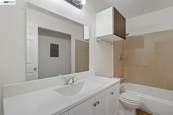 $658,888 | 8710 Kelley Drive, Stockton, CA 95209