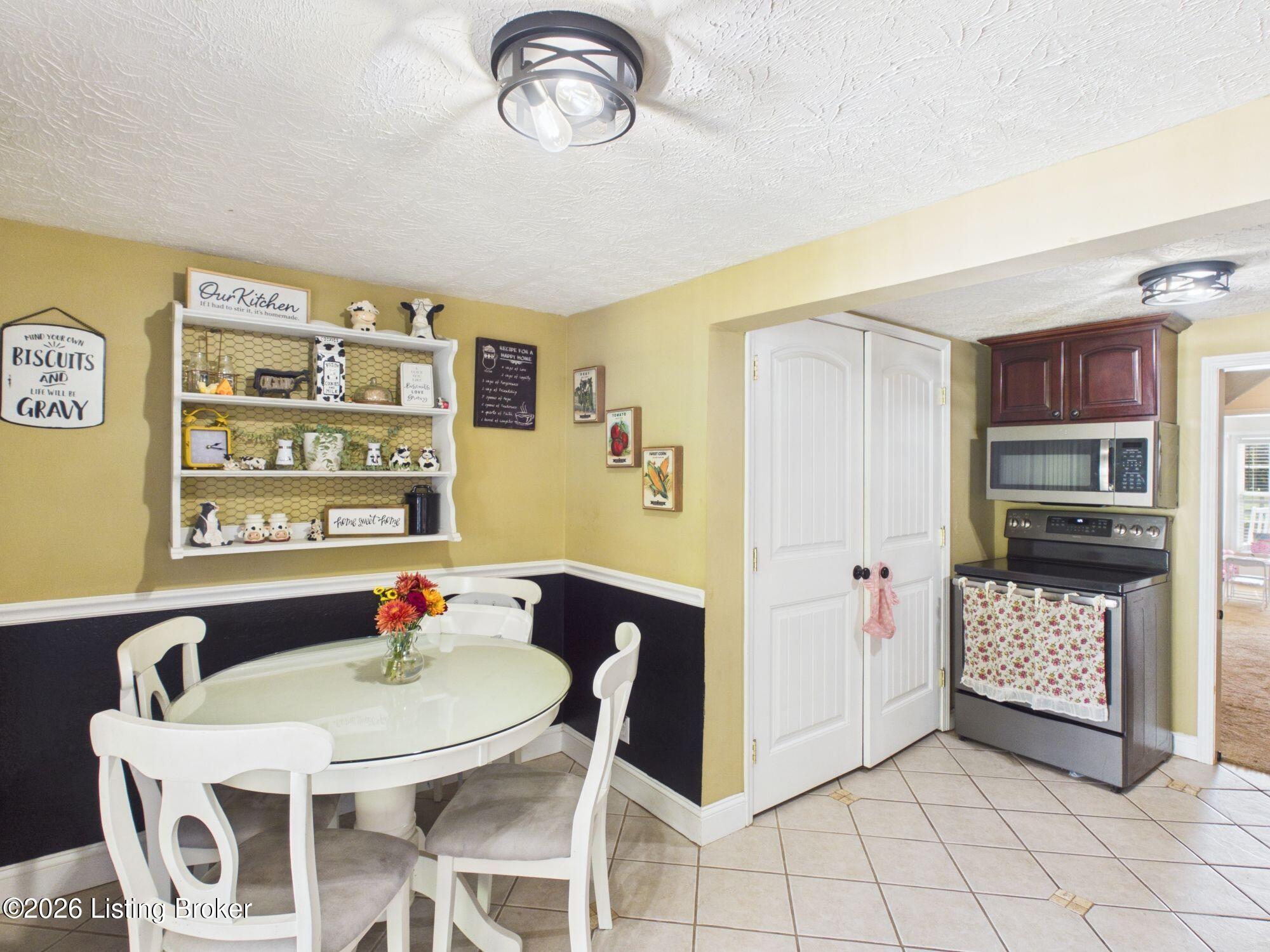 6617 West Orell Road Louisville, KY 40272 - Photo 22 of 50 CAM04197G0-PR0047-STILL010
