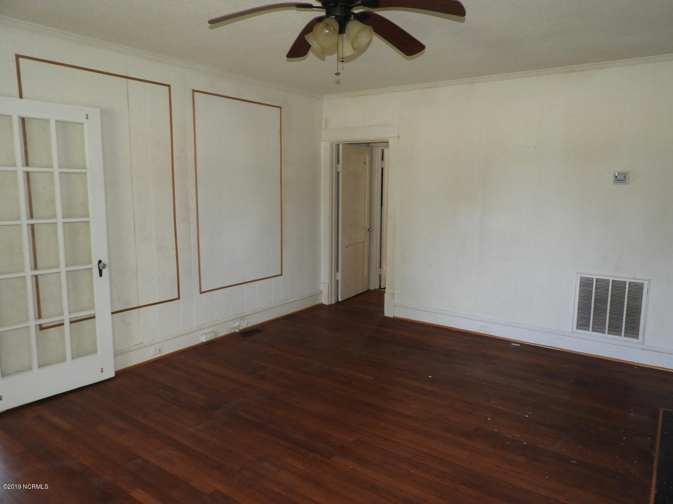 2220 Cokey Road Rocky Mount, NC 27801 - Photo 4 of 19 37 LIVINGROOM