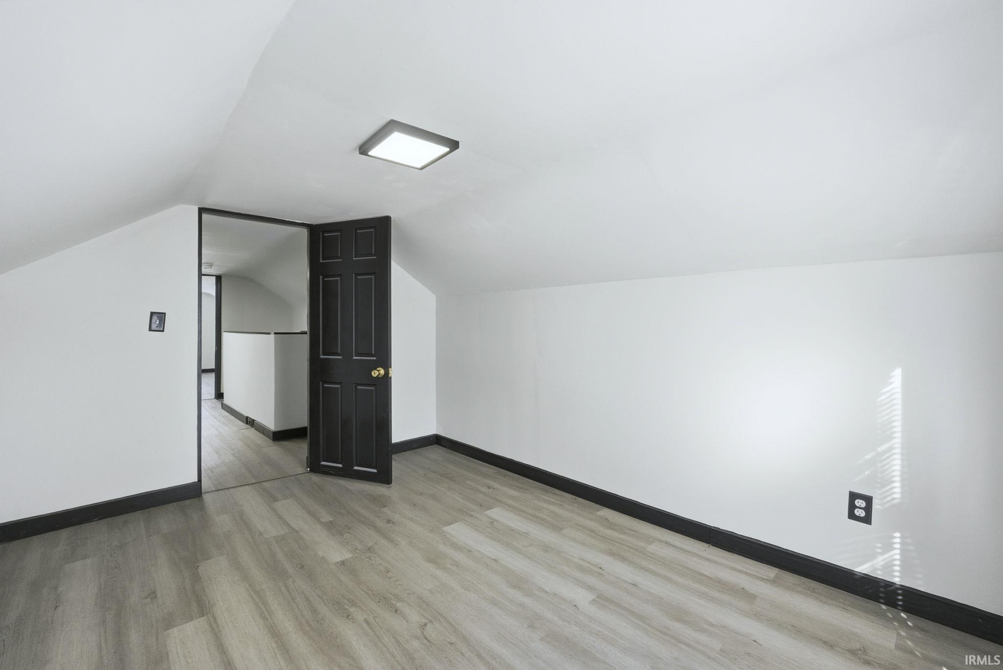 2406 Miner Street Fort Wayne, IN 46807 - Photo 6 of 33