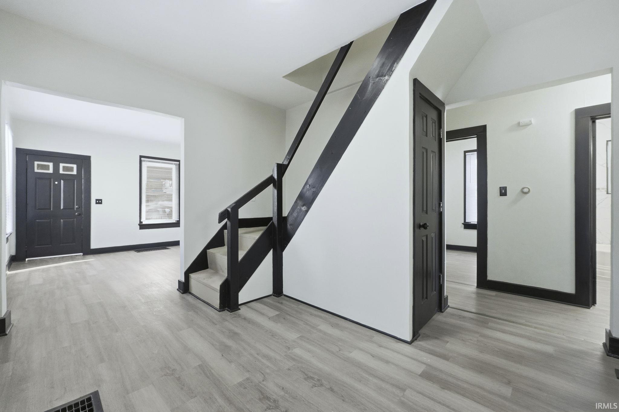 2406 Miner Street Fort Wayne, IN 46807 - Photo 10 of 33