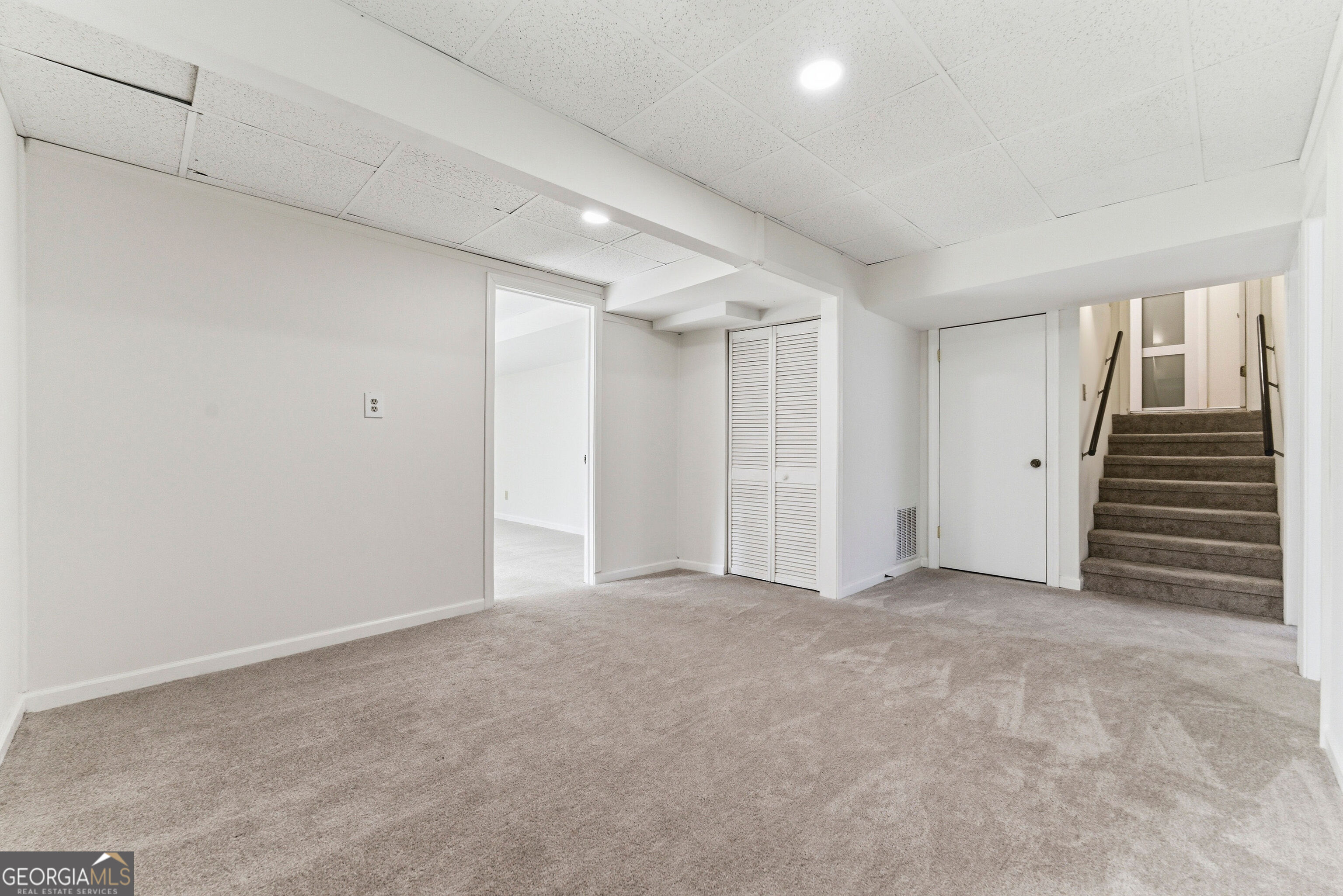 2704 Long Lake Drive Northeast Roswell, GA 30075 - Photo 11 of 48