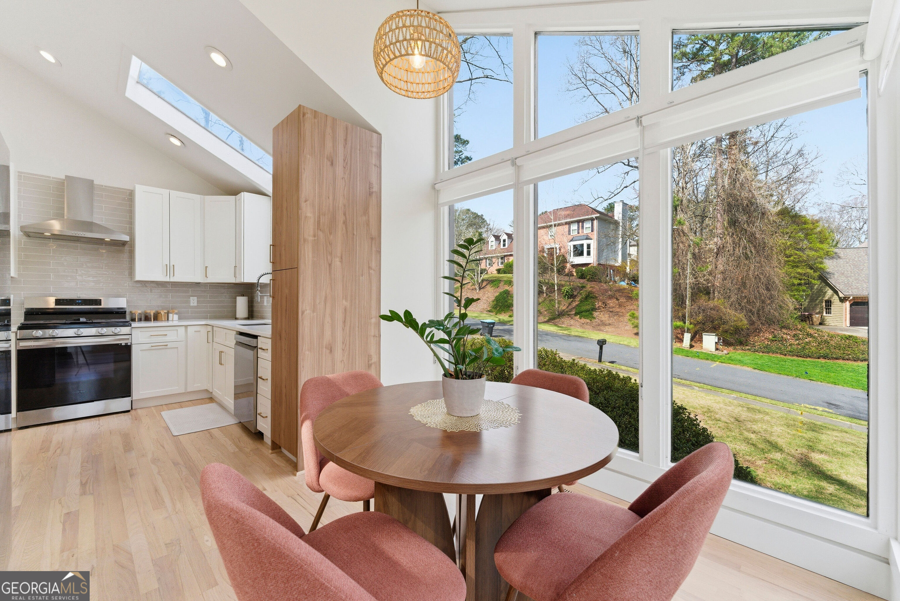 2704 Long Lake Drive Northeast Roswell, GA 30075 - Photo 17 of 48