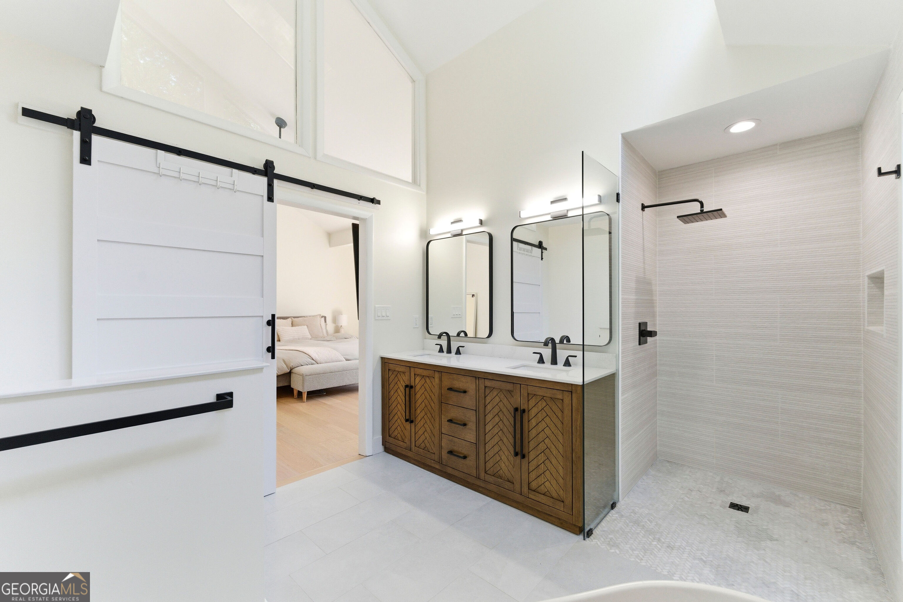 2704 Long Lake Drive Northeast Roswell, GA 30075 - Photo 7 of 48