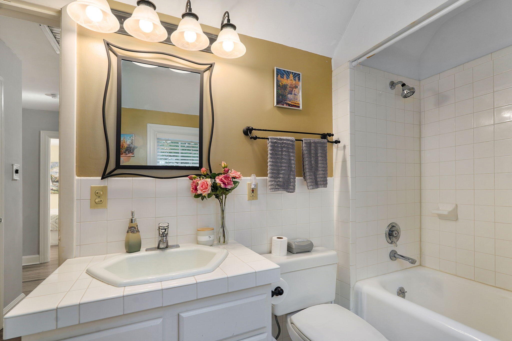956 East University Street Springfield, MO 65807 - Photo 43 of 76 Upstairs Hall Bath