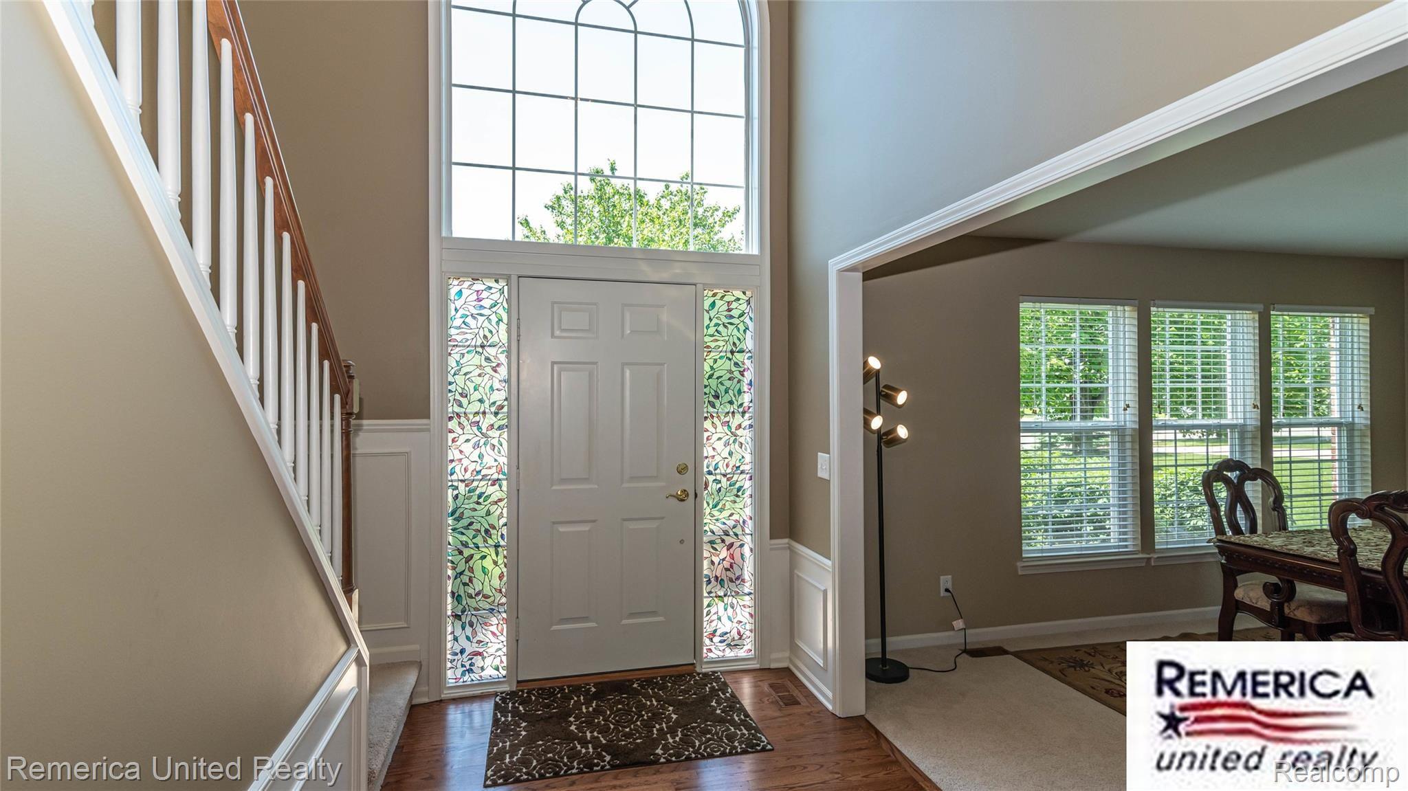 49300 Rockefeller Drive Canton, MI 48188 - Photo 3 of 34 Foyer -1.jpg
